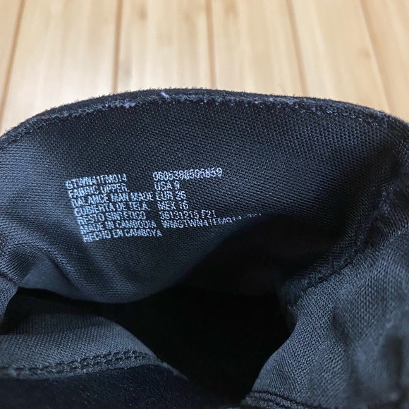 Black boots for a little girl - Picture 6 of 7